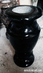 Гранитная ваза черная