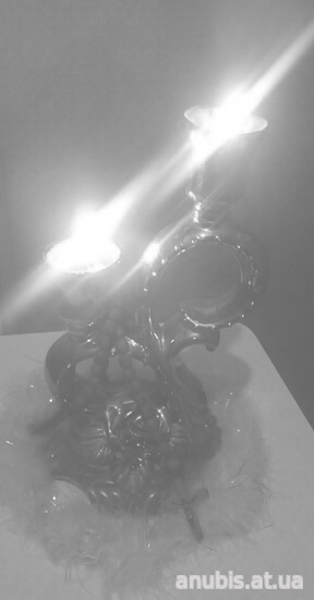 Полум'я свічок щоб чутніше було молитву про загиблих